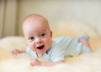 Newborn’s Face Lights Up When She Hears Her Daddy’s Voice