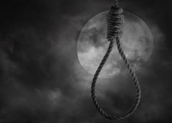 Are executions really carried in the midnight like shown in some movies? If so, why?