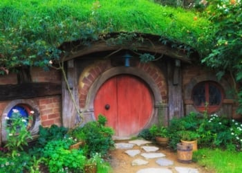When fandom becomes a reality: a real hobbit house